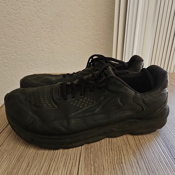 Altra Torin total leather black sneakers size 9 - Picture 2 of 8